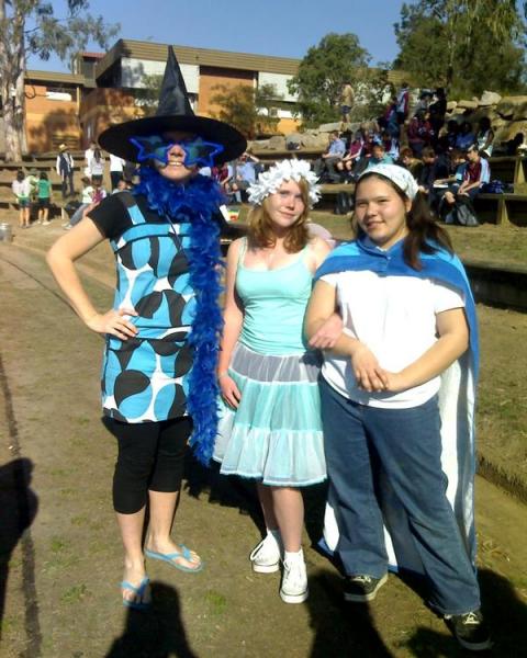 Why did that girl ever had a crush on me? I look immature and pudgy all over. >_> 
This was the sports carnival 2007, I'm dressed in my SuperJJ costume, lol. It has improved a lot. Hannah is a blue fairy and the "witch" is a teacher.