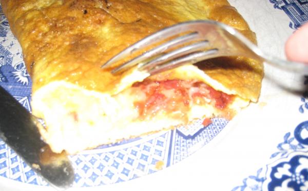 Inside look at my Omelette.  Ooh, Yummy :)